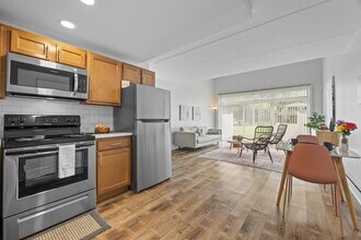 Fox Run Apartments in St. Charles, IL - Building Photo - Building Photo