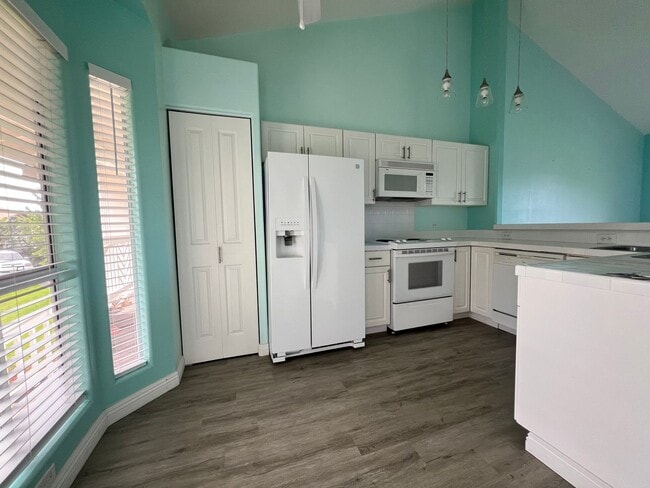 property at 75-6081-6081 Ali‘i Dr