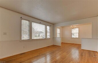 106 Hodges Manor Rd in Portsmouth, VA - Building Photo - Building Photo