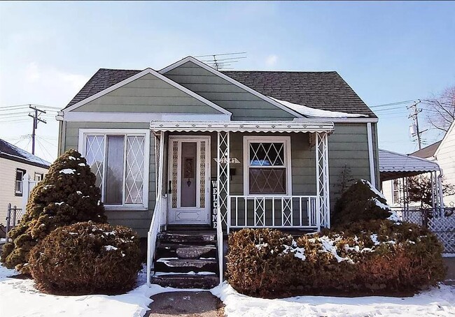 property at 21041 Eastwood Blvd