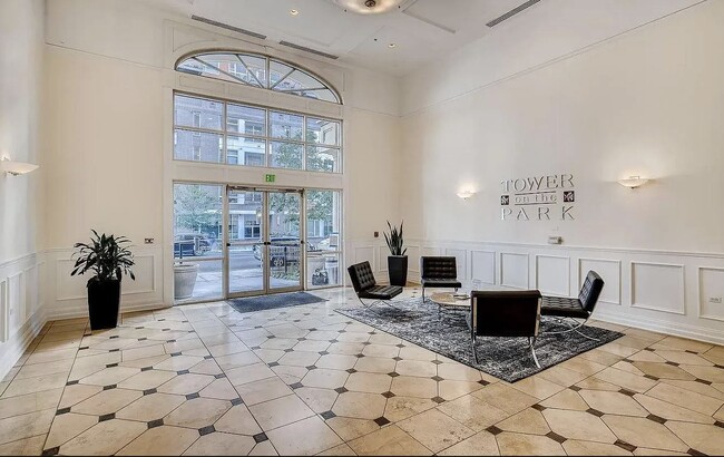 1950 N Logan St, Unit 1011 in Denver, CO - Building Photo - Building Photo