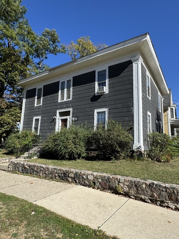 406 N State St in Ann Arbor, MI - Building Photo - Building Photo