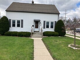 1001 8th Ave in Grafton, WI - Building Photo