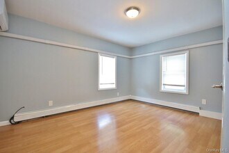 204 Myrtle Ave in Mahopac, NY - Building Photo - Building Photo