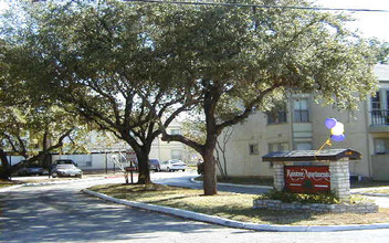 Ingram Ranch Apartments in San Antonio, TX - Foto de edificio - Building Photo