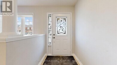 5 Quattro Ave in Richmond Hill, ON - Building Photo - Building Photo