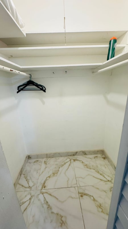 1055 NW 153rd St in Miami, FL - Foto de edificio - Building Photo