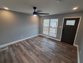 136 E Waymire Ave in Webster Groves, MO - Building Photo - Building Photo