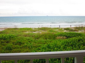 3150 N Atlantic Ave in Cocoa Beach, FL - Building Photo