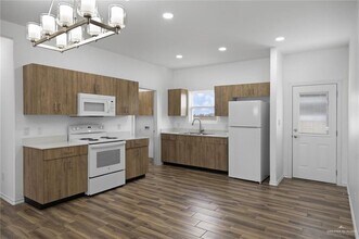 1504 Unity Dr in Mercedes, TX - Building Photo - Building Photo