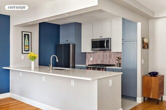416-418 E 11th St in New York, NY - Building Photo - Building Photo
