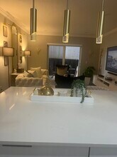 10780 N Kendall Dr in Miami, FL - Building Photo - Building Photo