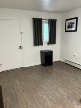 45 Gage Rd, Unit 104 in Lake George, NY - Foto de edificio - Building Photo