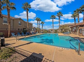 1350 Crystal Hill Ln in Henderson, NV - Building Photo - Building Photo