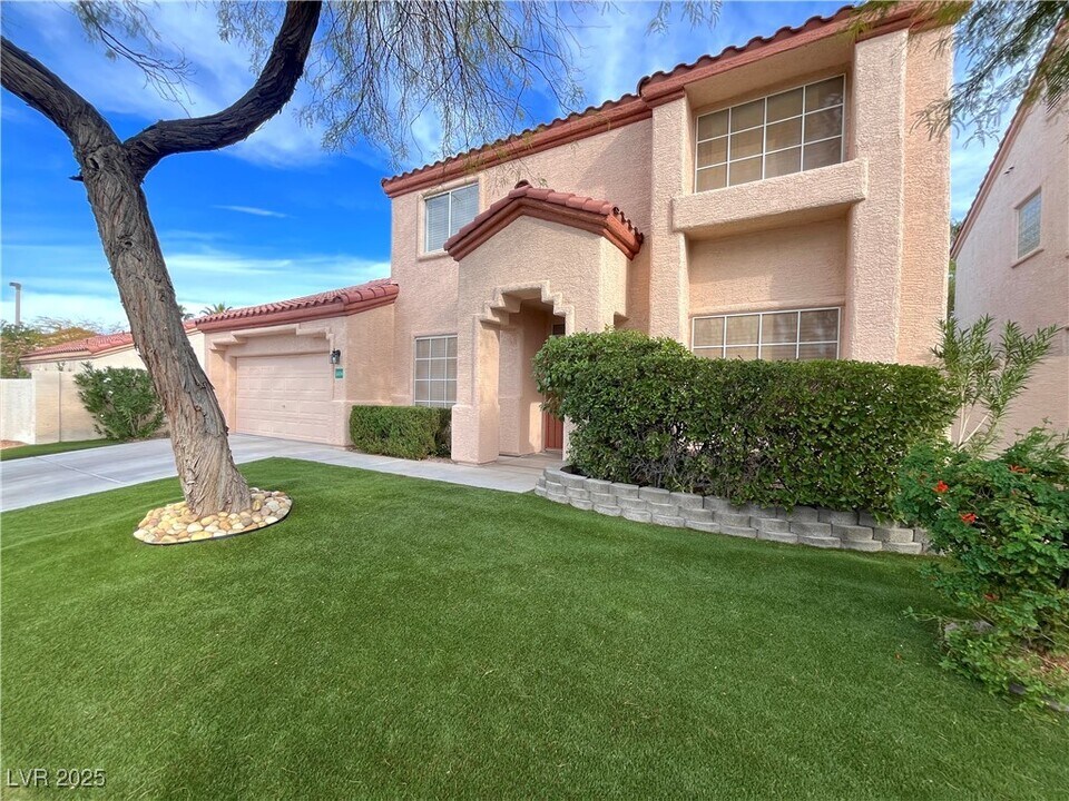 1604 Wolf Canyon Ct in Las Vegas, NV - Building Photo