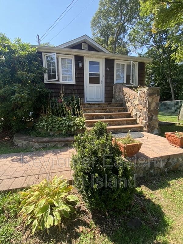property at 24 Laurelton Ave