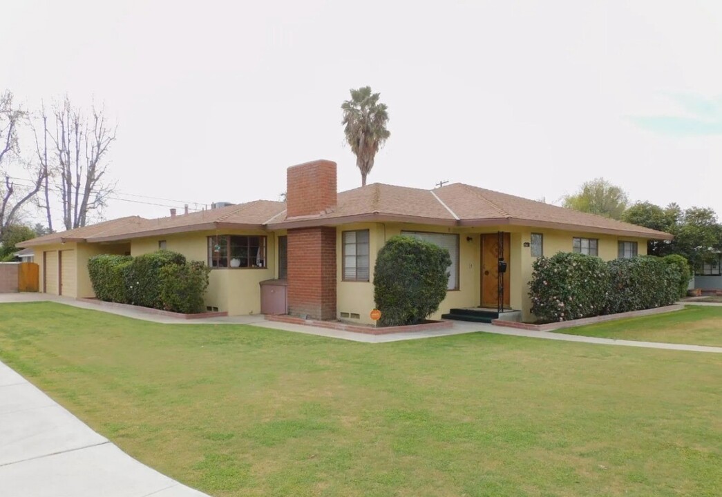 2701 Bank St in Bakersfield, CA - Foto de edificio