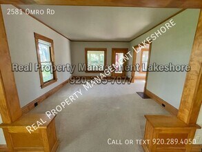 2581 Omro Rd in Oshkosh, WI - Building Photo - Building Photo