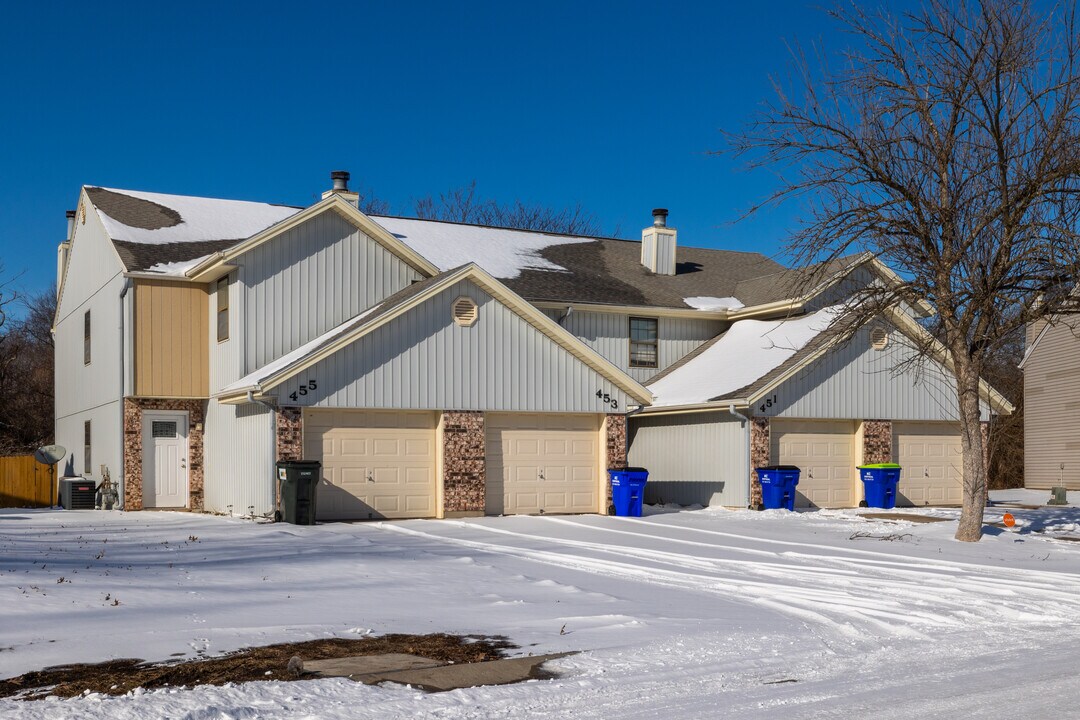 500 NE Churchill St in Lee's Summit, MO - Building Photo