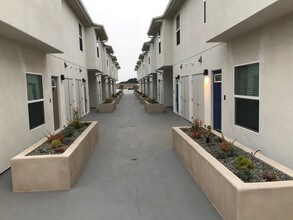 2225 241st St in Lomita, CA - Building Photo - Building Photo