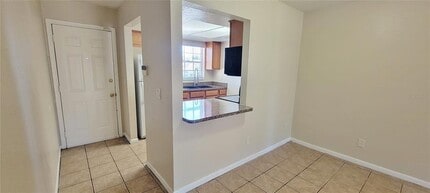 9542 Lake Park Dr in Thonotosassa, FL - Building Photo - Building Photo