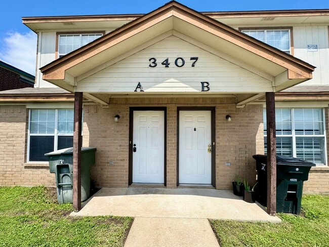 property at 3407 Barcelona Dr