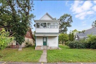 612 7th Ave S in St. Cloud, MN - Foto de edificio - Building Photo