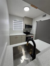 2721 NW 23rd Ct in Miami, FL - Building Photo - Building Photo