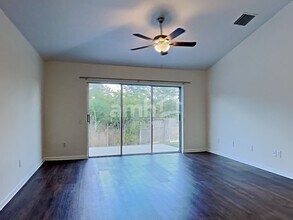 13244 Early Run Ln in Riverview, FL - Foto de edificio - Building Photo