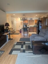 3449 NE 40th Ct in Lincoln City, OR - Foto de edificio - Building Photo