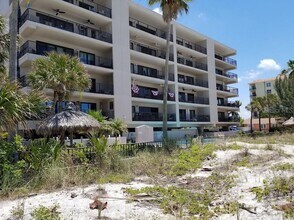 13650 Gulf Blvd in Madeira Beach, FL - Building Photo - Building Photo