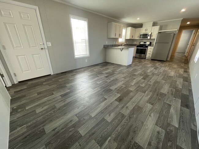 15852 Croatia Dr in Clinton Township, MI - Foto de edificio - Building Photo