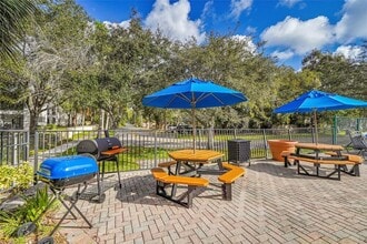 2445 SW 18th Ter, Unit 103 in Fort Lauderdale, FL - Building Photo - Building Photo