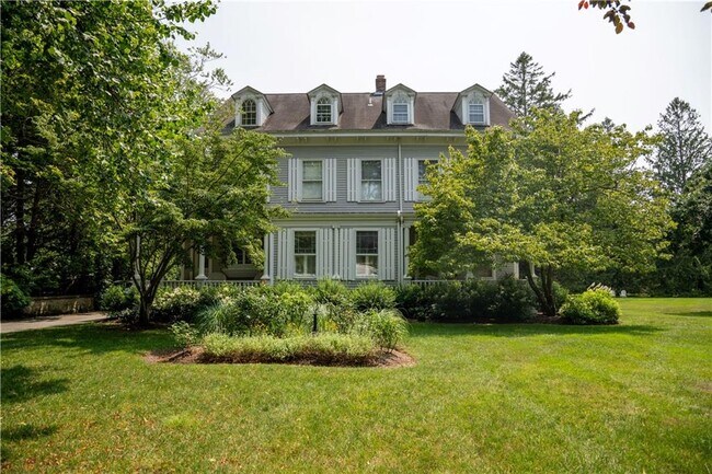 141 Narragansett Ave in Newport, RI - Building Photo - Building Photo