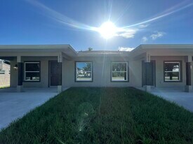 2815 Jackson St, Unit 2817 Jackson St in Ft. Myers, FL - Building Photo