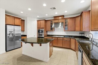 2 Corte Belleza in Henderson, NV - Building Photo - Building Photo