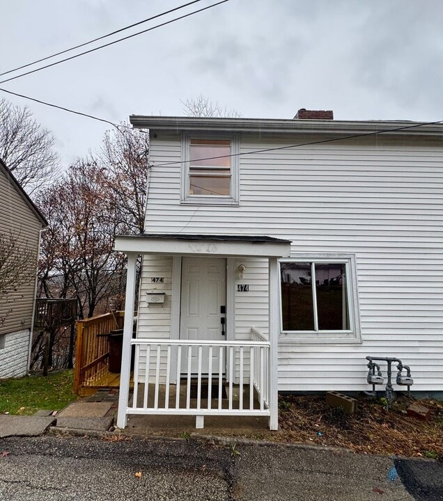470-474 Stang Ave in Leechburg, PA - Building Photo