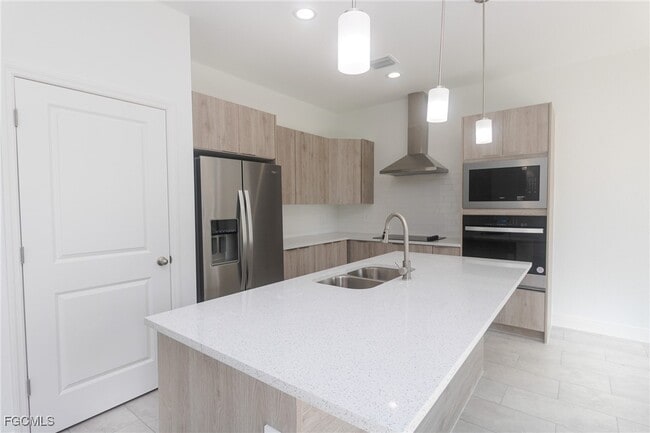 1456 Rugby Cir in La Belle, FL - Foto de edificio - Building Photo