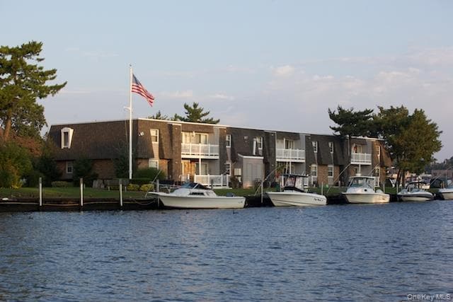 property at 20 Mainsail Dr