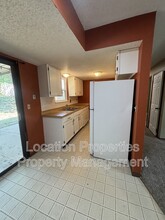 2401 Sequoia Ct in Lawrence, KS - Building Photo - Building Photo