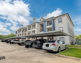 Retreat at Westchase in Houston, TX - Foto de edificio - Building Photo