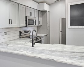 13247 Whitehaven Ln in Ft. Myers, FL - Building Photo - Building Photo