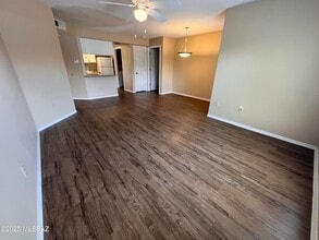 5751 N Kolb Rd in Tucson, AZ - Building Photo - Building Photo