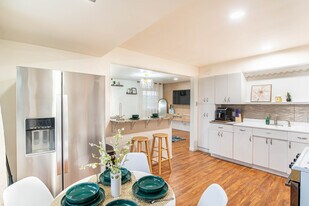 6203 Thorn St in San Diego, CA - Building Photo