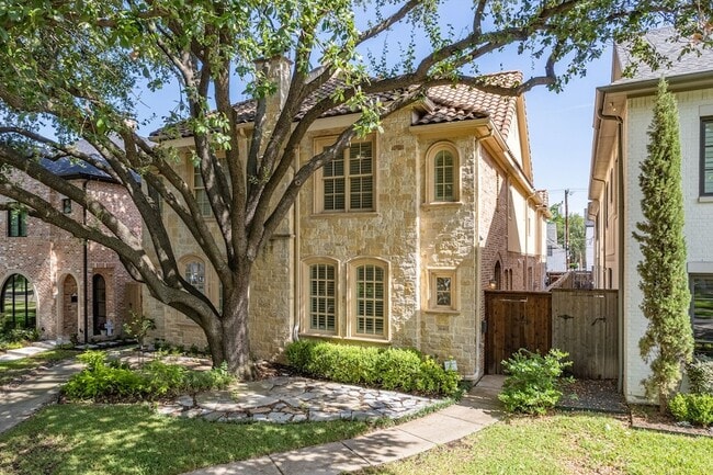 3640 Asbury St in Dallas, TX - Foto de edificio - Building Photo