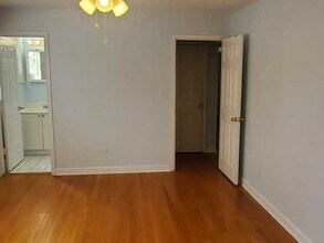 1643 W Sherwin Ave in Chicago, IL - Foto de edificio - Building Photo