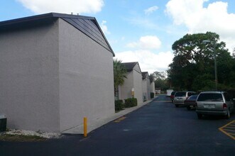 1347 Baywatch Loop in Tampa, FL - Building Photo - Building Photo