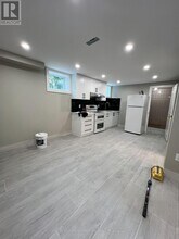 8 Lorne Bruce Dr in Toronto, ON - Building Photo - Building Photo