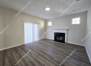 4593 Parkway Cir in College Park, GA - Building Photo - Building Photo