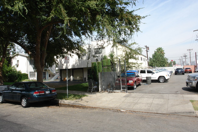 14525 Albers St in Sherman Oaks, CA - Building Photo - Building Photo